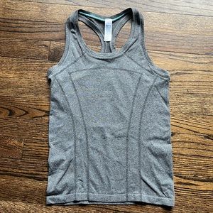 Ivivva by Lululemon tank top perfect condition